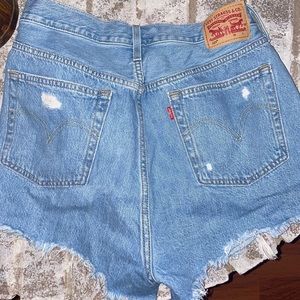 Womens 501 Levi shorts size 31